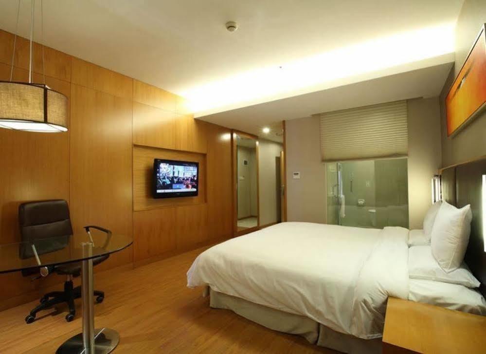 Ji Hotel Shanghai Jingan Temple Kangding Road Extérieur photo